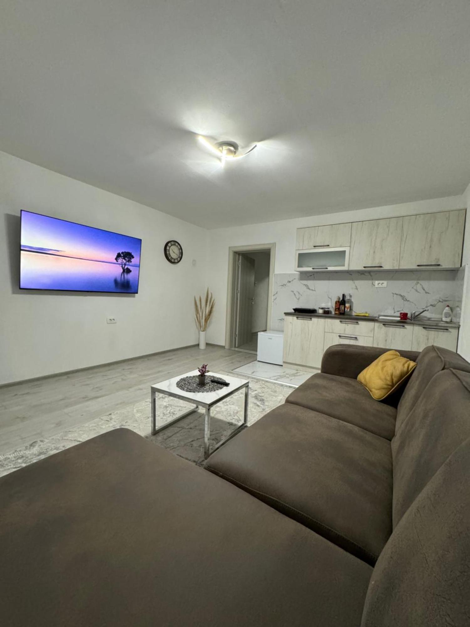 Apartment Airport Dd Mitrovici  Ngoại thất bức ảnh