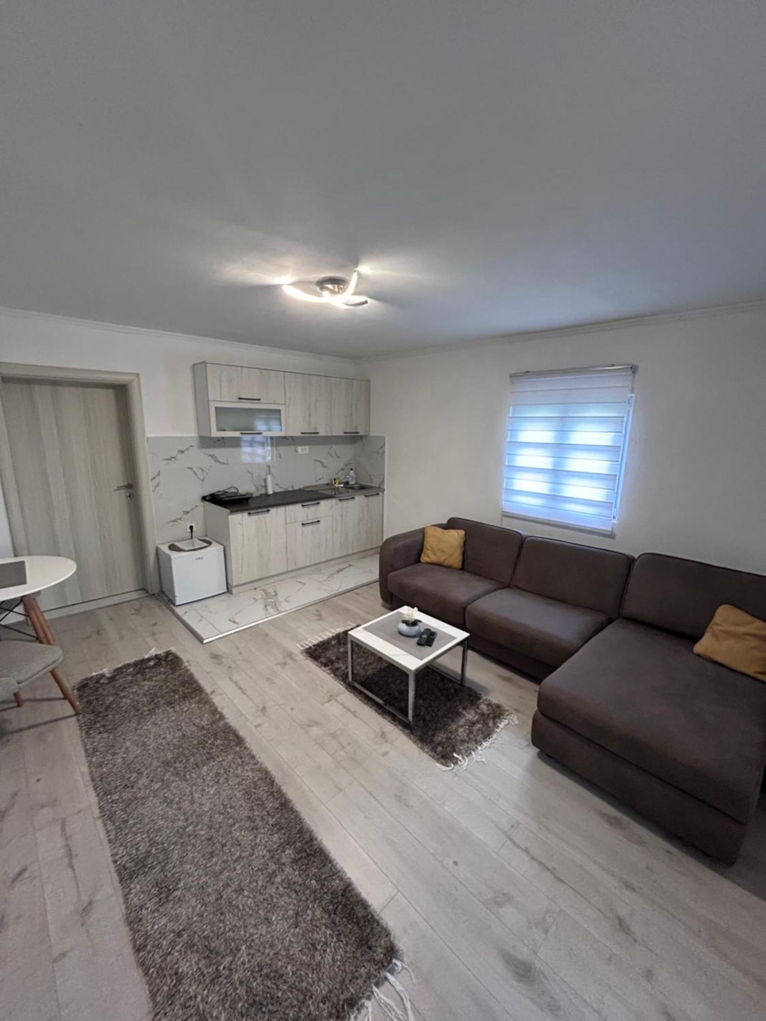 Apartment Airport Dd Mitrovici  Ngoại thất bức ảnh