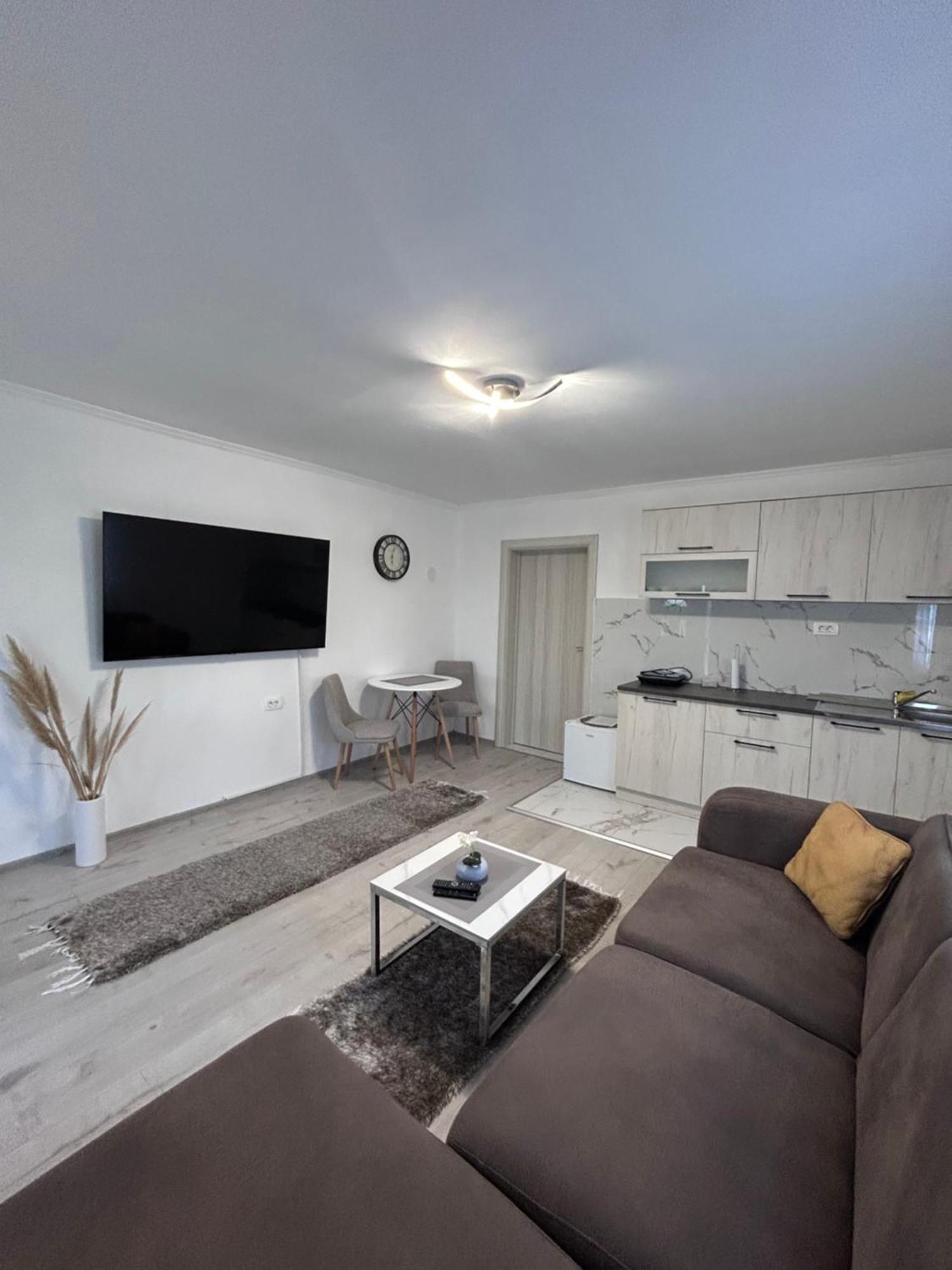 Apartment Airport Dd Mitrovici  Ngoại thất bức ảnh